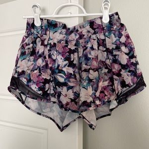 Lululemon Hotty Hot Low-Rise Shorts